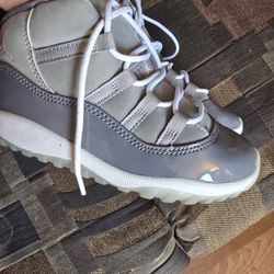 Jordan 11 Cool Grey Size 10c For Kids 
