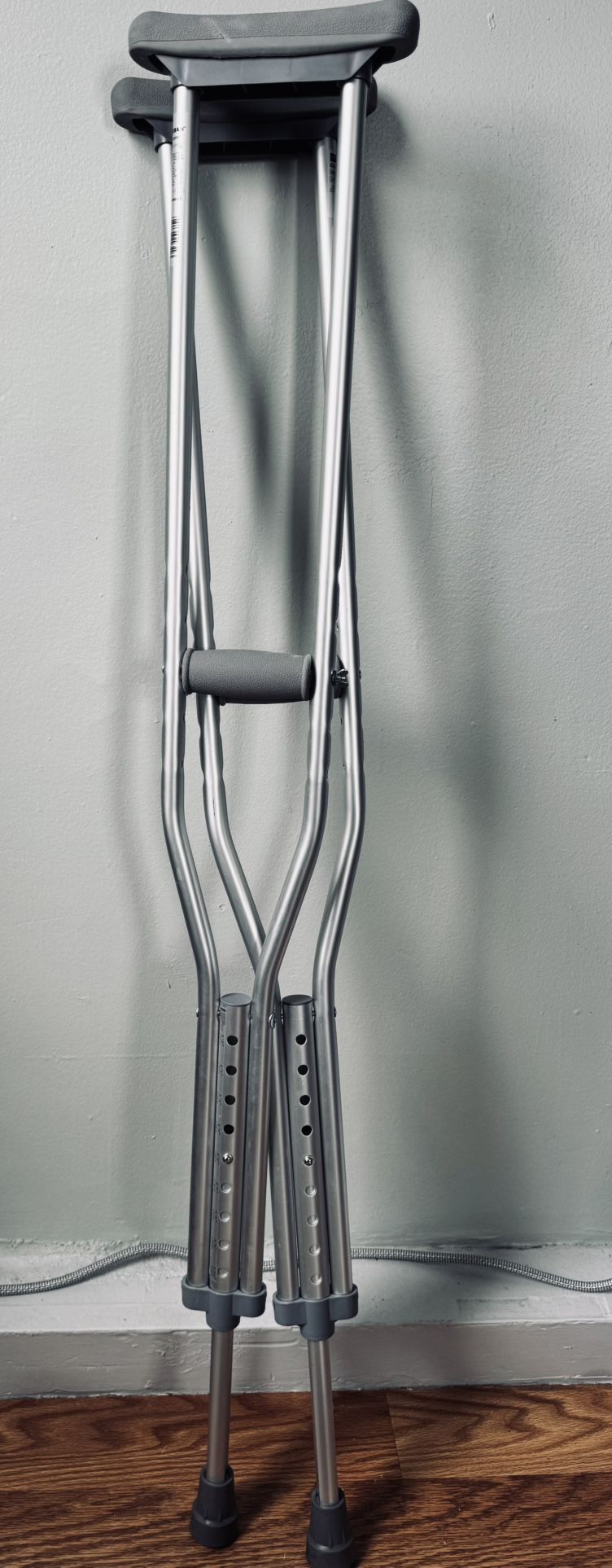 Crutches Adjustable
