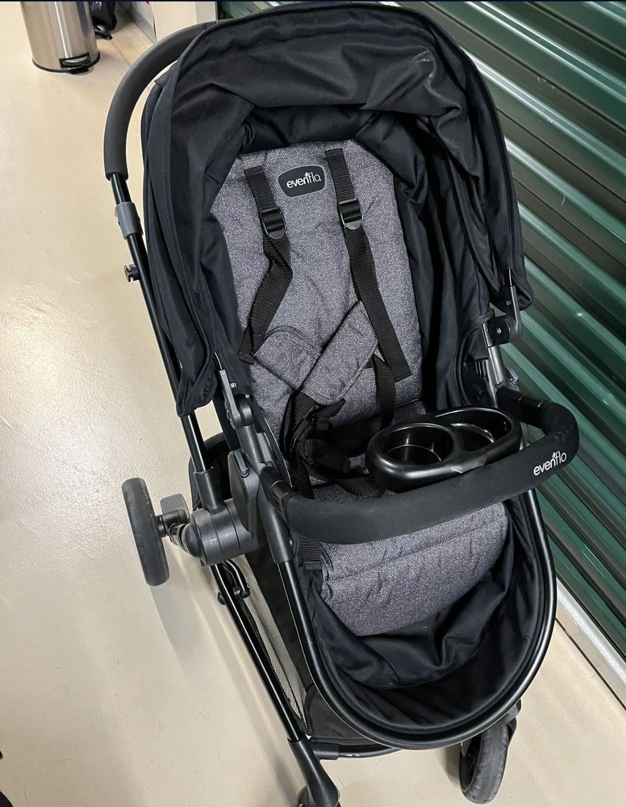 Evenflo Stroller - Pivot modular travel system