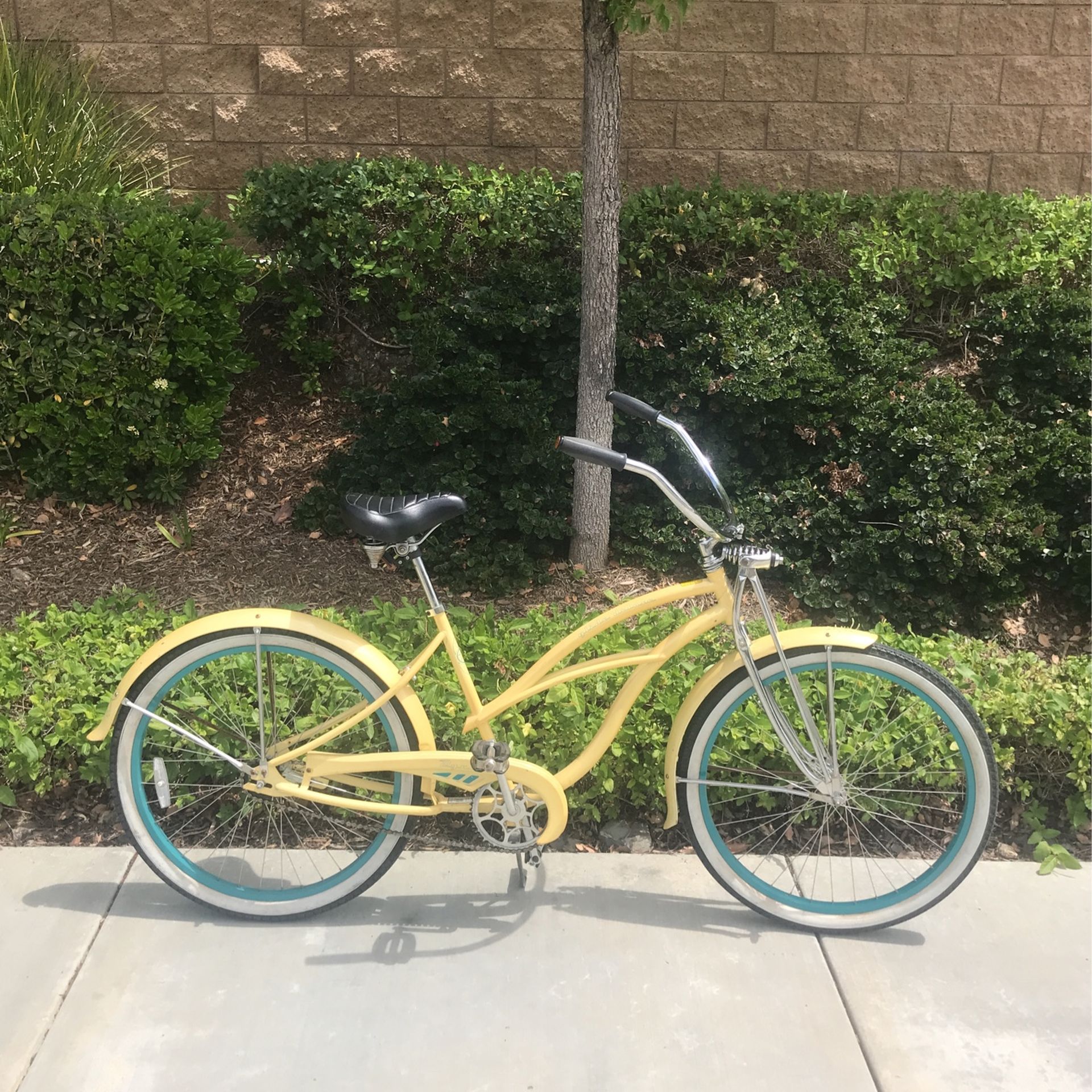 26” Dyno Glide Deluxe Ladies Yellow Beach Cruiser