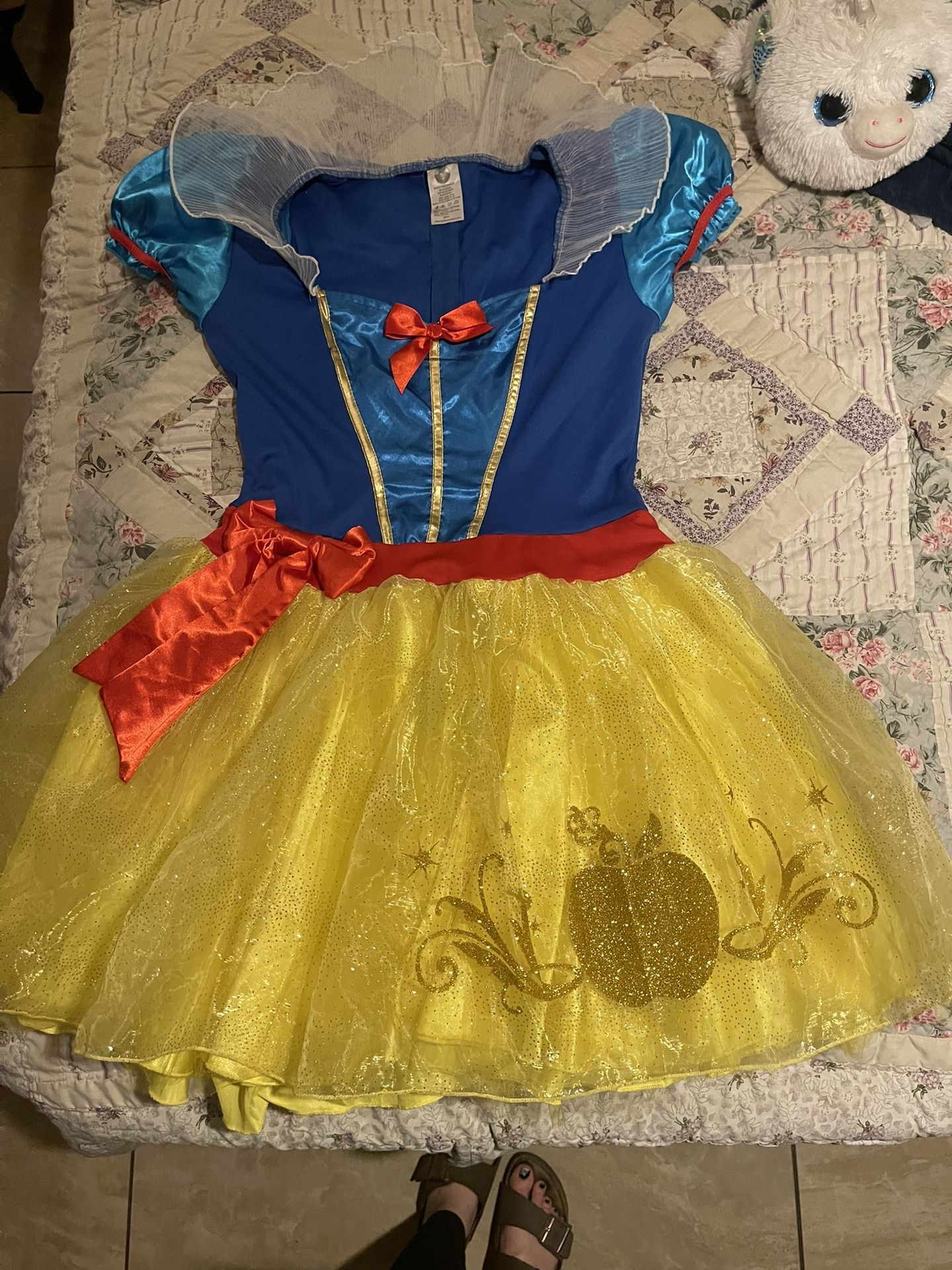 Snow White Halloween costume
