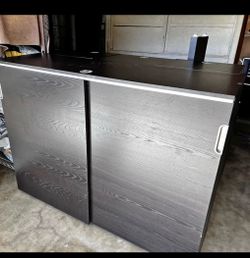 Storage cabinet and drawer cabinet