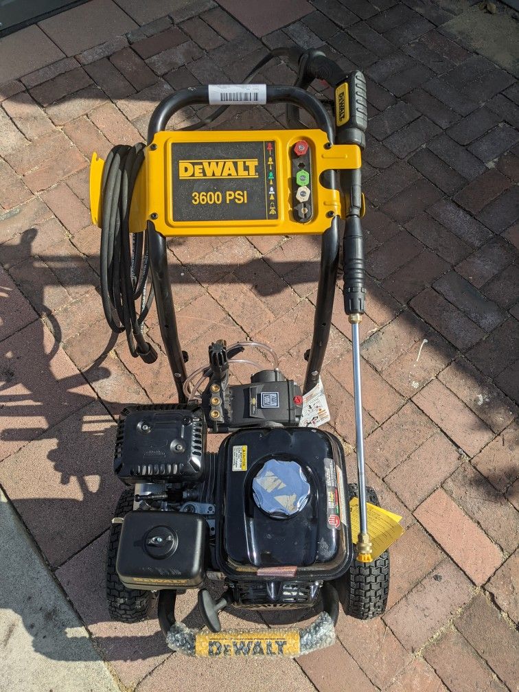 DeWalt 3600 PSI Gasoline Pressure Washer