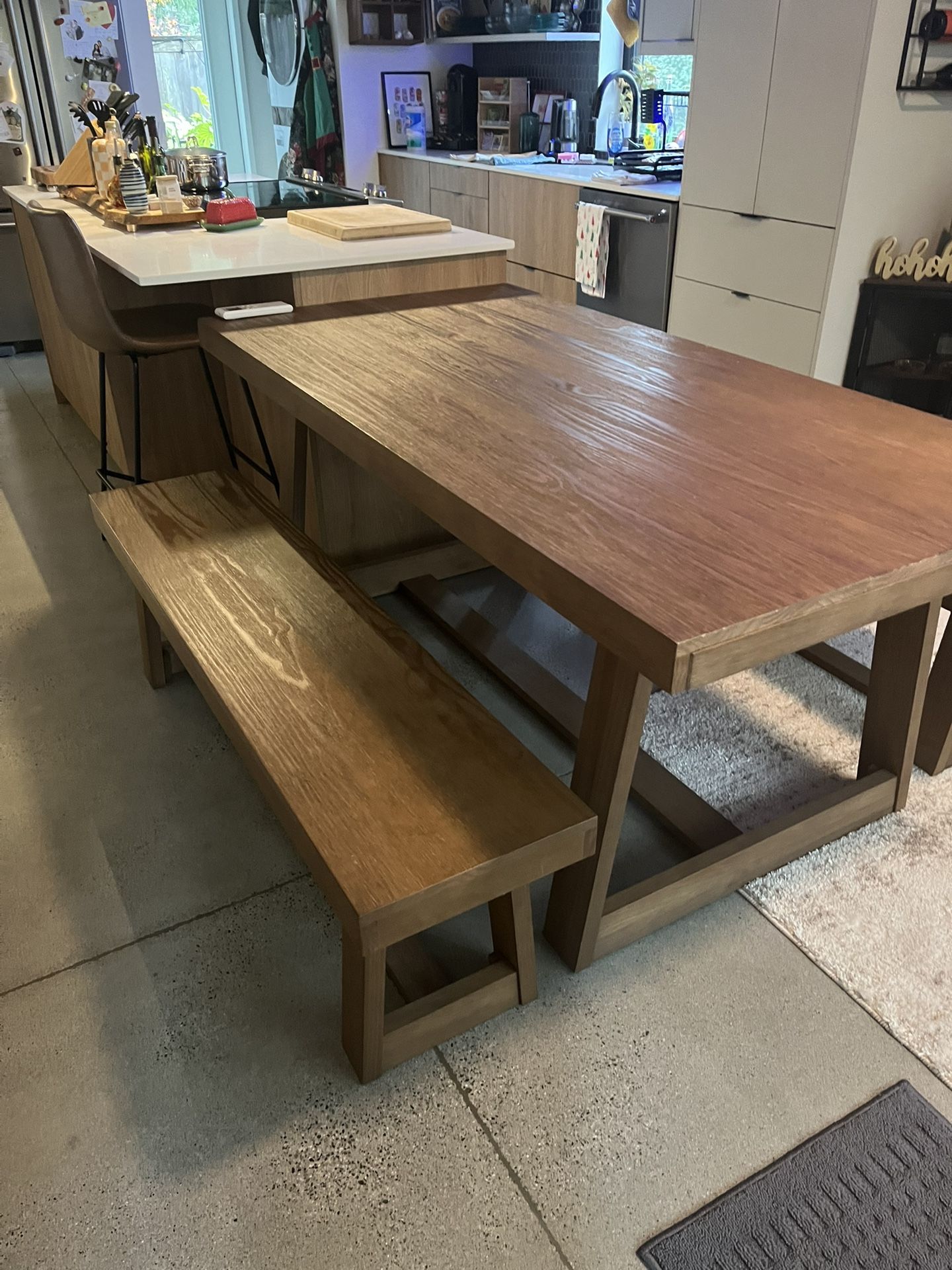 Dining Room Table With Bench’s