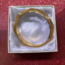 21k Filigree Wave Bangle 