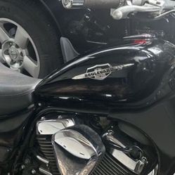 2006 Suzuki Intruder 800 just over 2000 miles