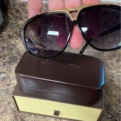 Louis Vuitton  sunglasses  black 