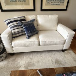Couch / White Cloth Couch 