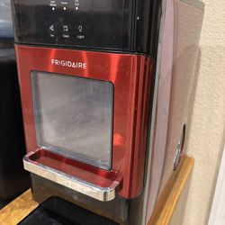 BROKEN Frigidaire Ice Maker Nugget
