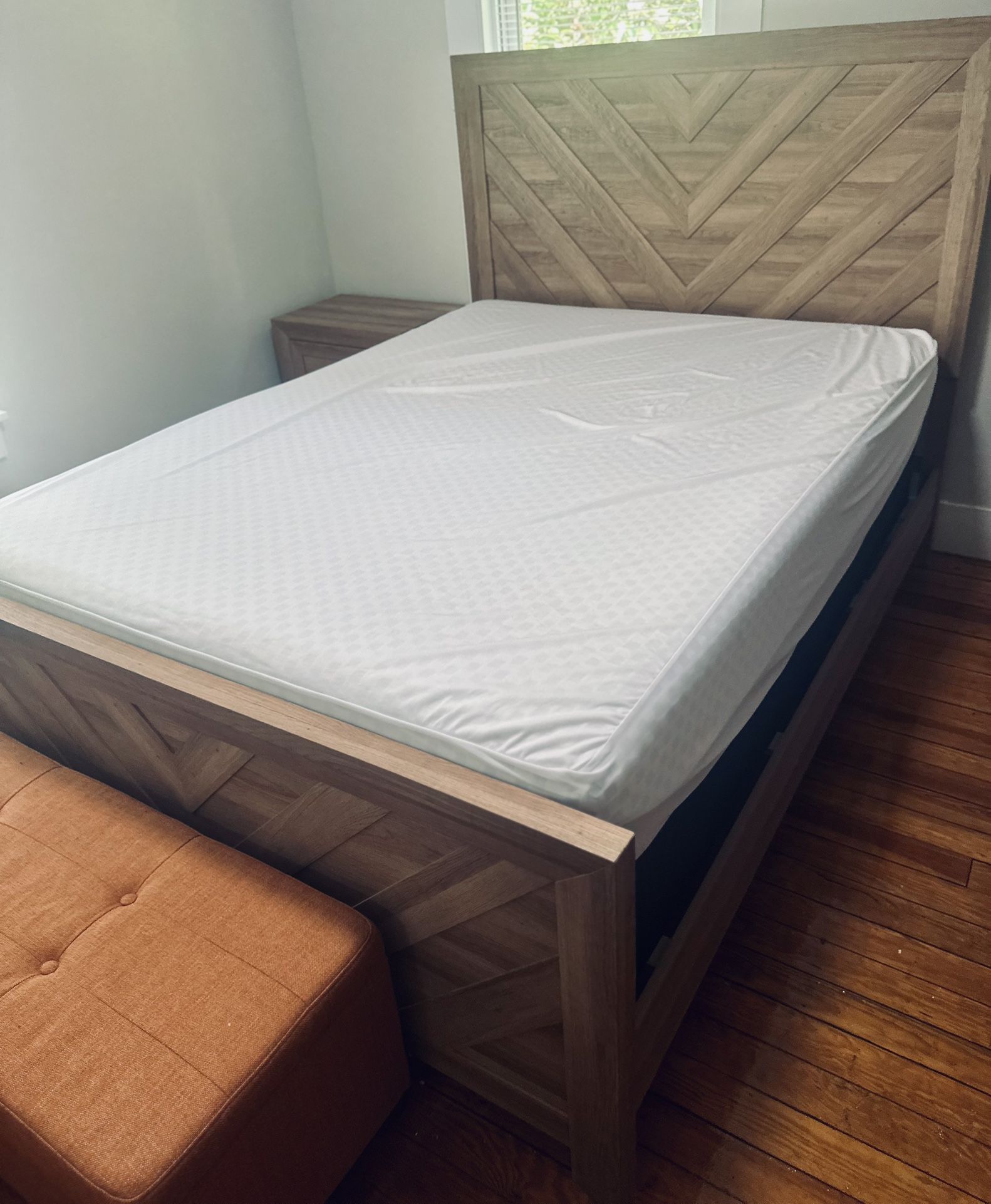 Bob’s Calvin Queen Panel Bed - Driftwood & Chevron