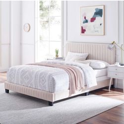 New King Size Platform  Bed Frame With Headboard 
