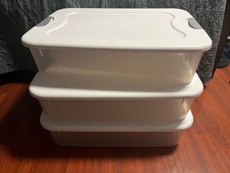 3 Plastic Totes
