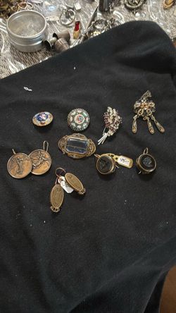 Vintage Jewlery