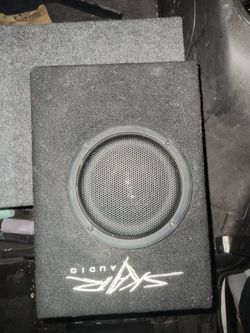 Skar Audio Subwoofer in Enclosure Box