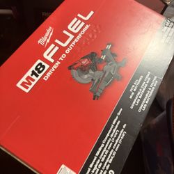 Milwaukee M18 FUEL™ 7-1/4” Dual Bevel Sliding Compound Miter Saw