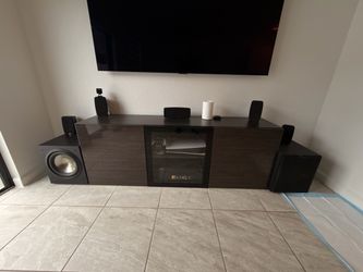 Sistema Completo de Home Theater 7.2 - Klipsch, Onkyo y Bic América + Mueble Besta Incluido