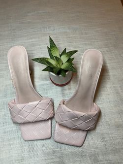 Pink women’s heels 