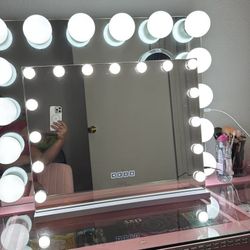 LUSCE Beauty vanity mirror