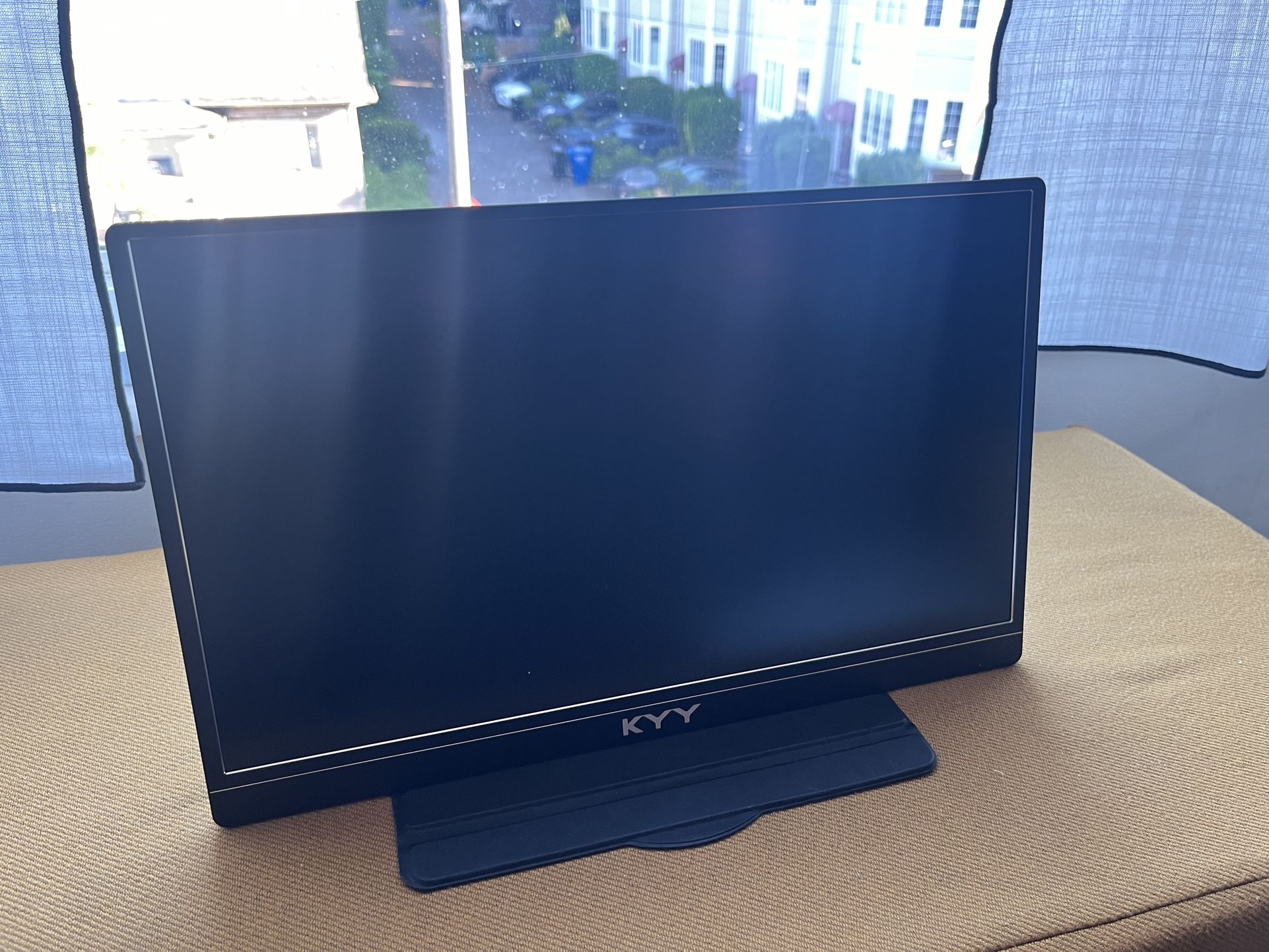 15.6 Inch Monitor