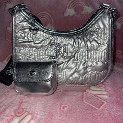 ✨ Silver Quilted Juicy Couture Bag!✨