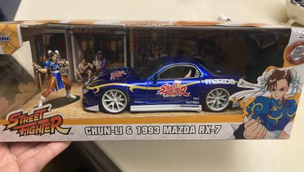 collectible Chun Li with car