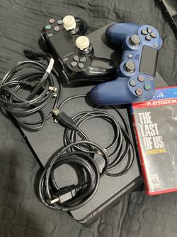 PS4 with 2 PS4 controllers