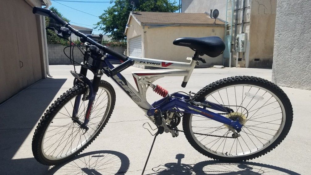 Pacific flying v sales mountain bike