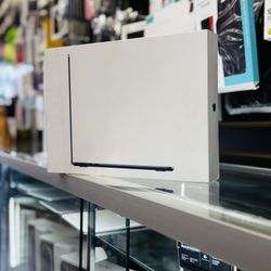 MacBook Air 13in M3 Chip 1TB