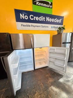 Refrigerator top freezer no credit needed