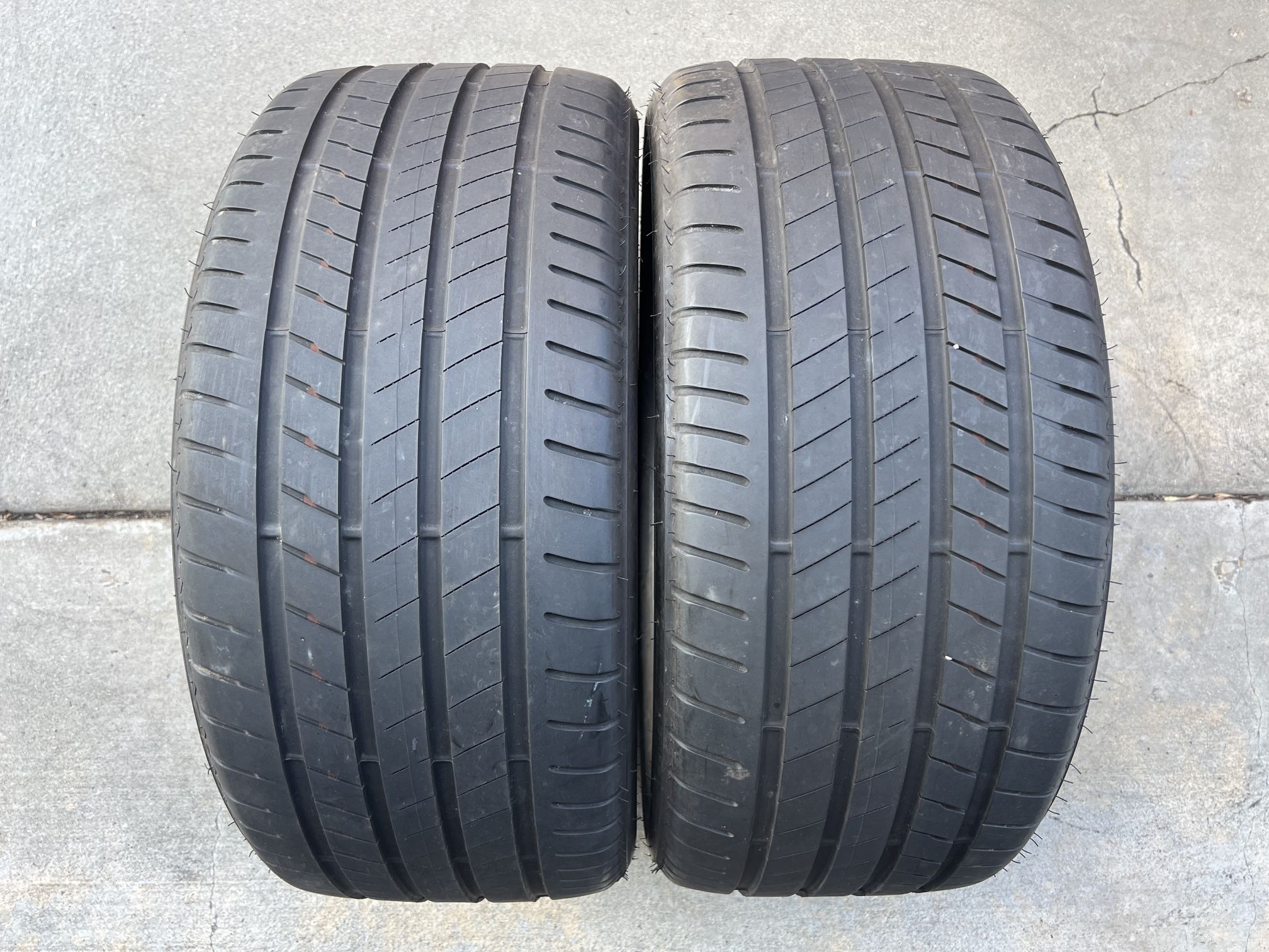 2 Bridgestone Tires 275/40/20