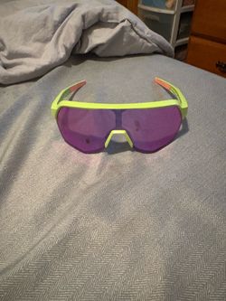 100% sun glasses