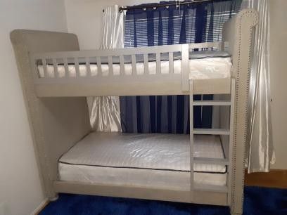 New mattresses and bed sets / colchones y camas nuevas
