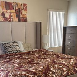 King Size Bed And Dresser 