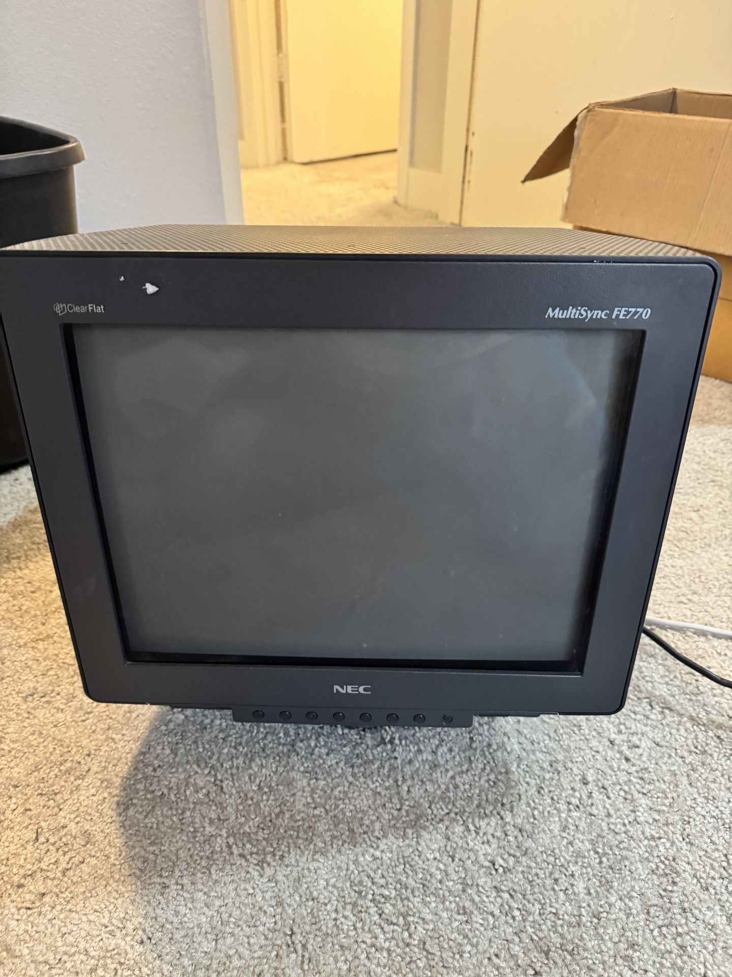 Excellent Condition NEC MultiSync FE770