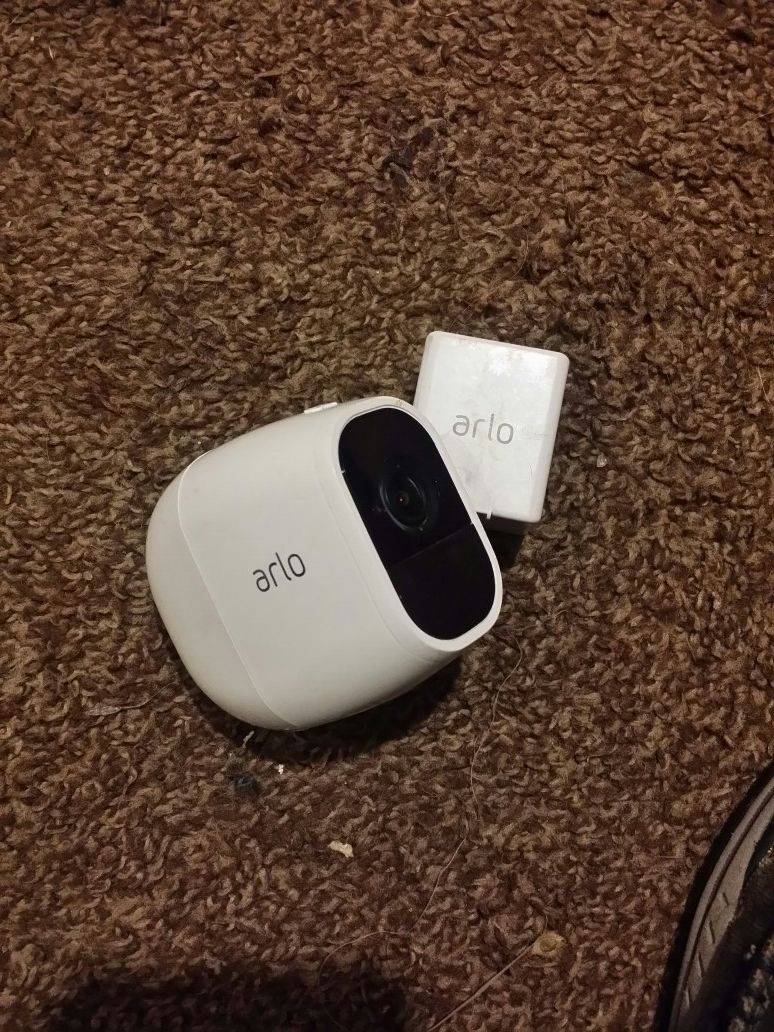 Arlo pro 2 wireless 1080p security camera and battery