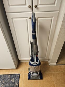 Upright Vacuum Cleaner Shark NV360 Like New