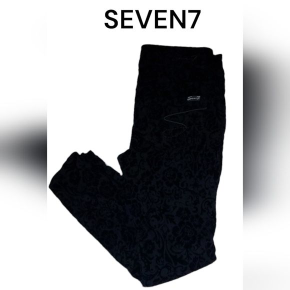 SEVEN7 Black Brocade Velevet skinny cropped pant size 6P