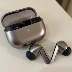 Samsung Galaxy Buds3 Pro Silver, LIKE NEW!