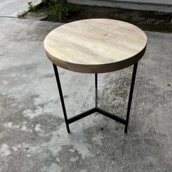 Threshold End Table
