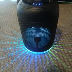 BIG AND LOUD bluetooth Speaker $20 