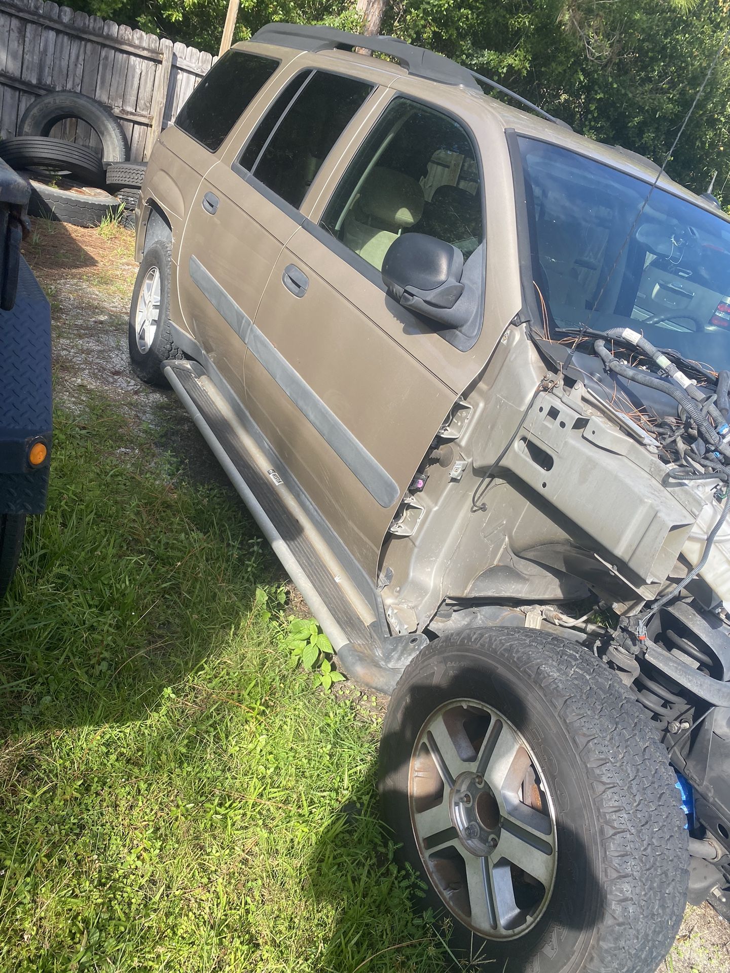 Chevy Trailblazer Part Out !