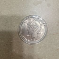 1922 Peace Silver Dollar. AU 