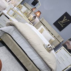 ✨️4pc Queen, King Bedrooms ✨️ Furniture Sectionals, Dining Avail