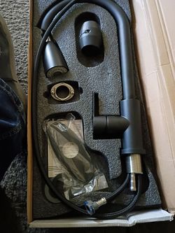 Modern kitchen black matte  faucet ( new) pick up in Florence KY