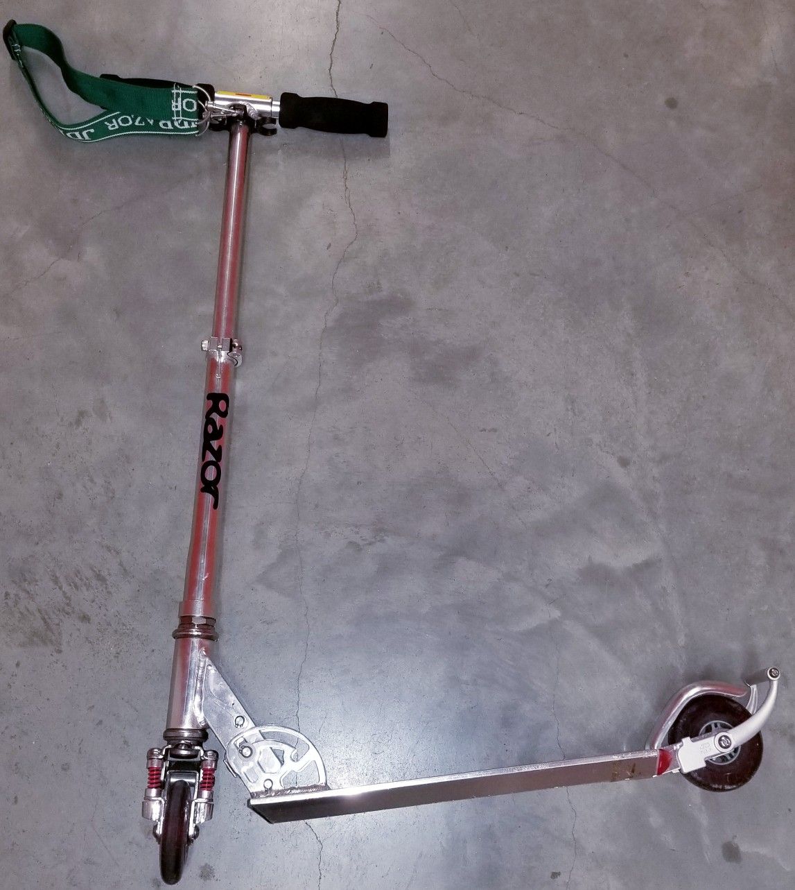 Two Scooters Razor Evade With Shocks And Wheelie Bars For Sale In Baltimore Md Offerup
