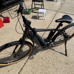 Momentum Transcend E+ PEDAL ASSIST E-bike
