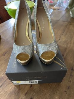 NIB Never Worn Enzo Angiolini Light Gold Pumps Size 9