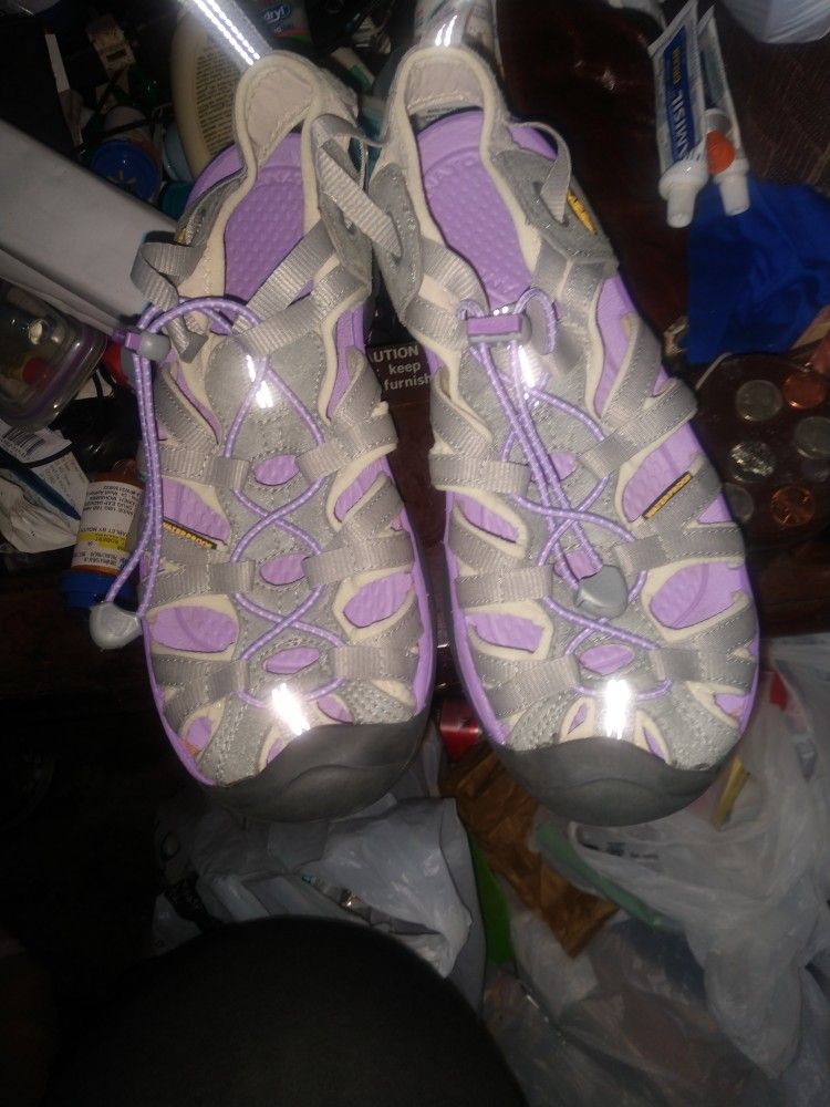 Keen Sandals Sz9