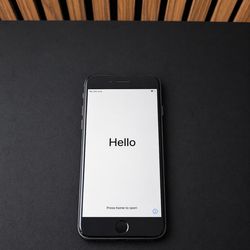 IPHONE 8+