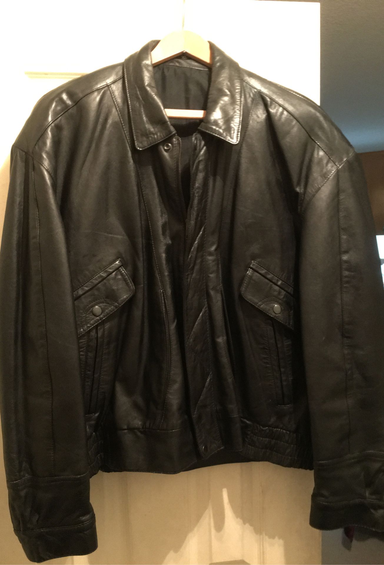 Real soft leather like new xlarge modern